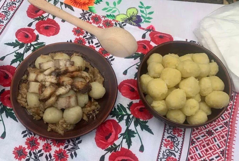 Ланцепупики — картопляні кульки з грибною підливою Рівненського Полісся