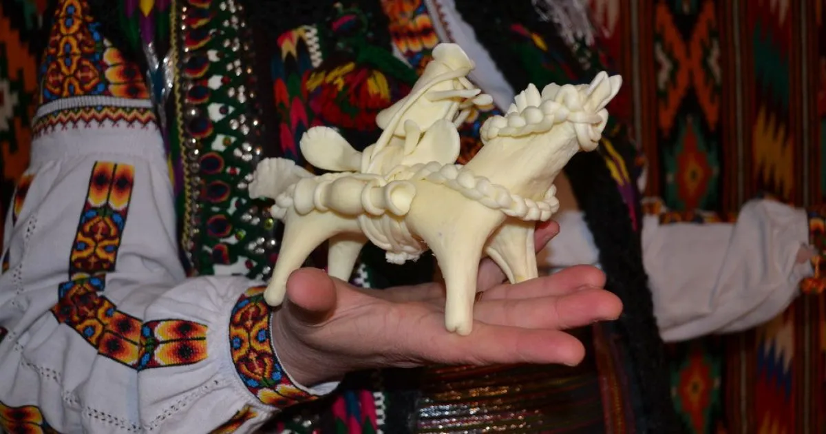Сирні коники: історія, технологія та сакральний зміст гуцульської пластики